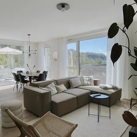 Skyloft Salzburg – Zwischen Stadt, Bergen&Seen Apartment *